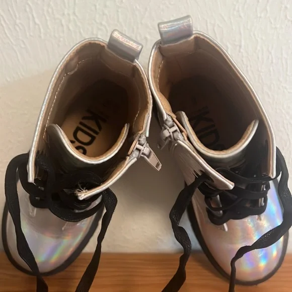 Cotton on Kids Boots - Picture 6 of 7